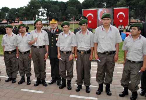 Engelli Asker Tabura Üçlü Çektirdi