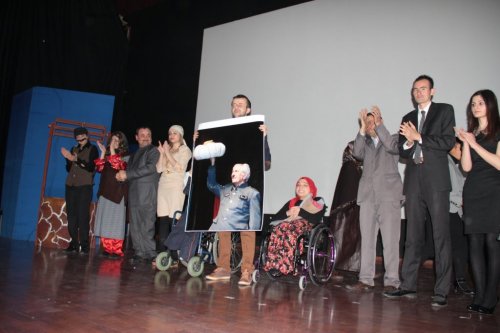 ‘Engelsiz Engelli’ Sahnelendi