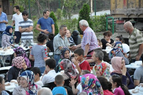 Ereğli Belediyesi Üç Mahallede İftar Verdi