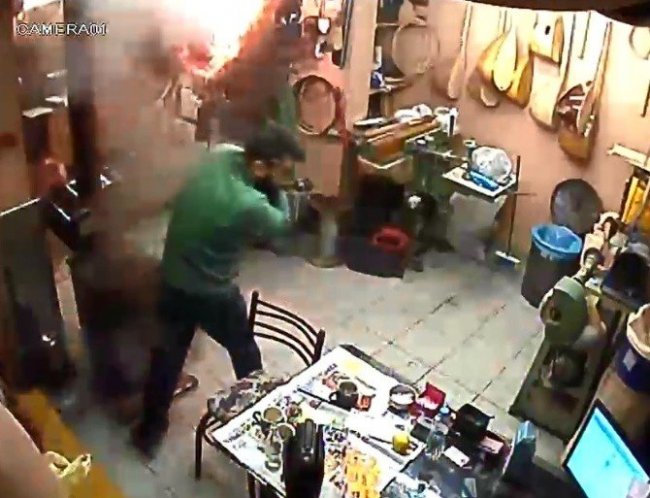 erzurum-bomba-soba-kenan-topal-001.jpg erzurum-bomba-soba-kenan-topal-001.jpg