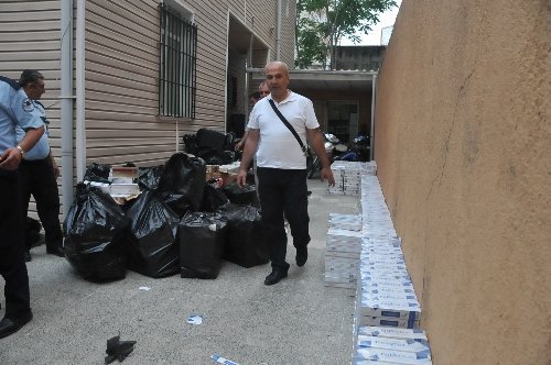 Evden 40 bin Paket Kaçak Sigara Çıktı