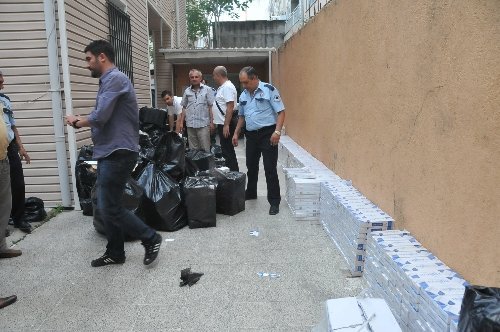 Evden 40 bin Paket Kaçak Sigara Çıktı