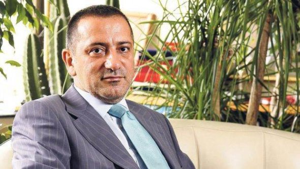 fatih-altayli-fatih-terim-in-heykeli-dikilmelidir-2513109.jpeg