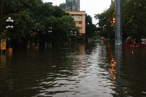 Filipinler'da Muson Yağışları Can Aldı