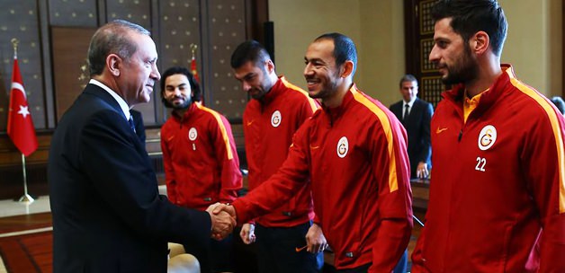 galatasaray_erdogani_ziyaret_etti_1419599948_2012.jpg