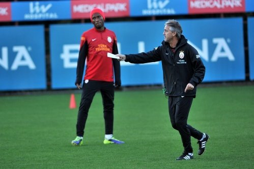 Galatasaray'da Fenerbahçe Maçı Hazırlıları Sürüyor
