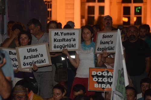 Gezi Parkı eylemcileri Konak Meydanı’na yürüdü