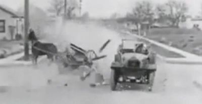 goruntulenen-ilk-trafik-kazasi_o.jpg goruntulenen-ilk-trafik-kazasi_o.jpg