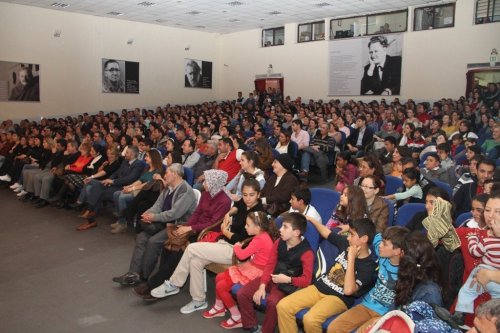 Güldürürken Düşündürdü