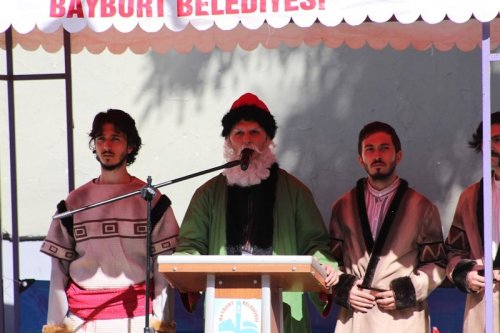 Halk Oyunları Ekipleri Şölenlere Renk Kattı
