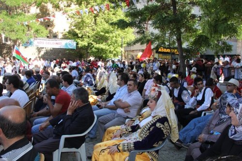 Halk Oyunları Ekipleri Şölenlere Renk Kattı