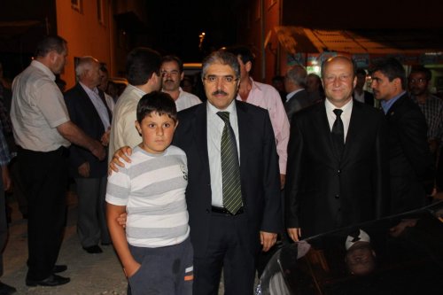 Hasankadı’da Geleneksel Halk İftarı Düzenlendi