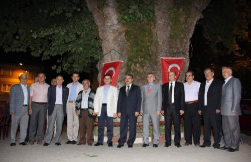 Hasankadı’da Geleneksel Halk İftarı Düzenlendi
