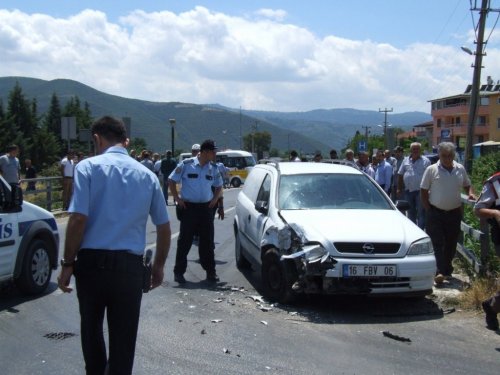 Hastane Önünde Kaza