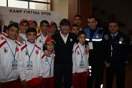 Hayata Denizli’den Pas Verecekler