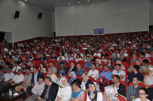 Hem Düşündürdü, Hem Güldürdü