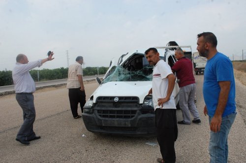 İftar Yemeği Götüren Kamyonet Takla Attı