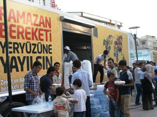 İhh Gezici Aşevi Tır’ı Van’da