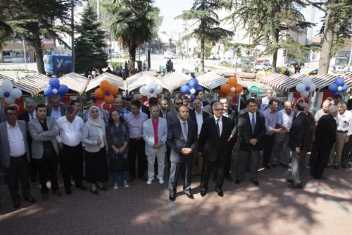 İnegöl Belediyesi'nden Simitçilere Tek Tip Araba