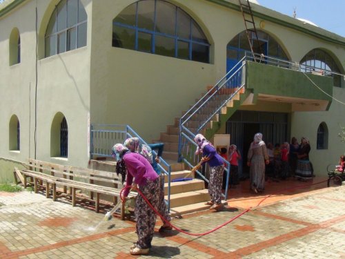Isparta'da 114 Cami Gül Suyuyla Yıkandı