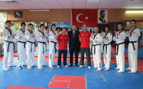 İzmir Büyükşehir'de Tekvandoya Taze Kan