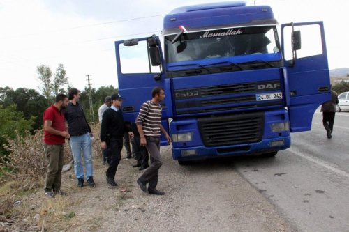 Kamyon Sürücüsünün Üzerinden Esrar Çıktı