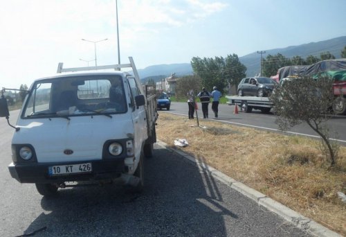 Kamyonet Yayaya Çarptı: 1 Ağır Yaralı