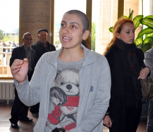Kanser Hastası Dilek Hastaneye Yatırıldı