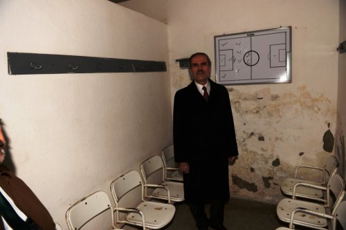 Karacabey Stadyumu'nu Büyükşehir Yenileyecek