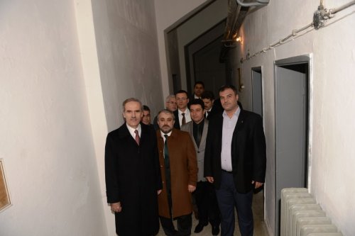 Karacabey Stadyumu'nu Büyükşehir Yenileyecek