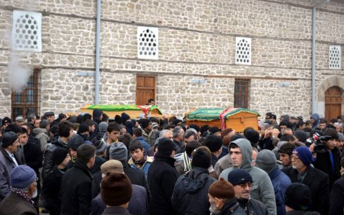 Kazada Ölen Kız Kardeşlere Hüzünlü Veda