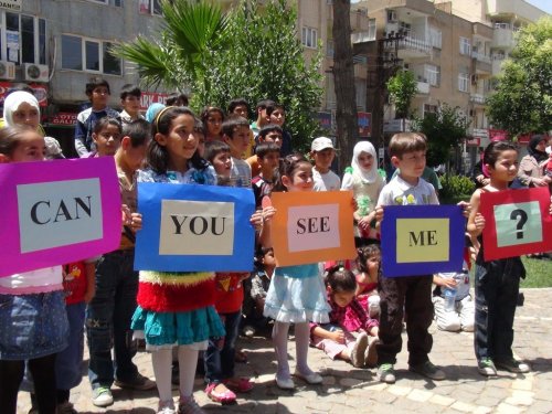 Kızıltepe'deki Suriyeli Çocuklar Okul İstedi