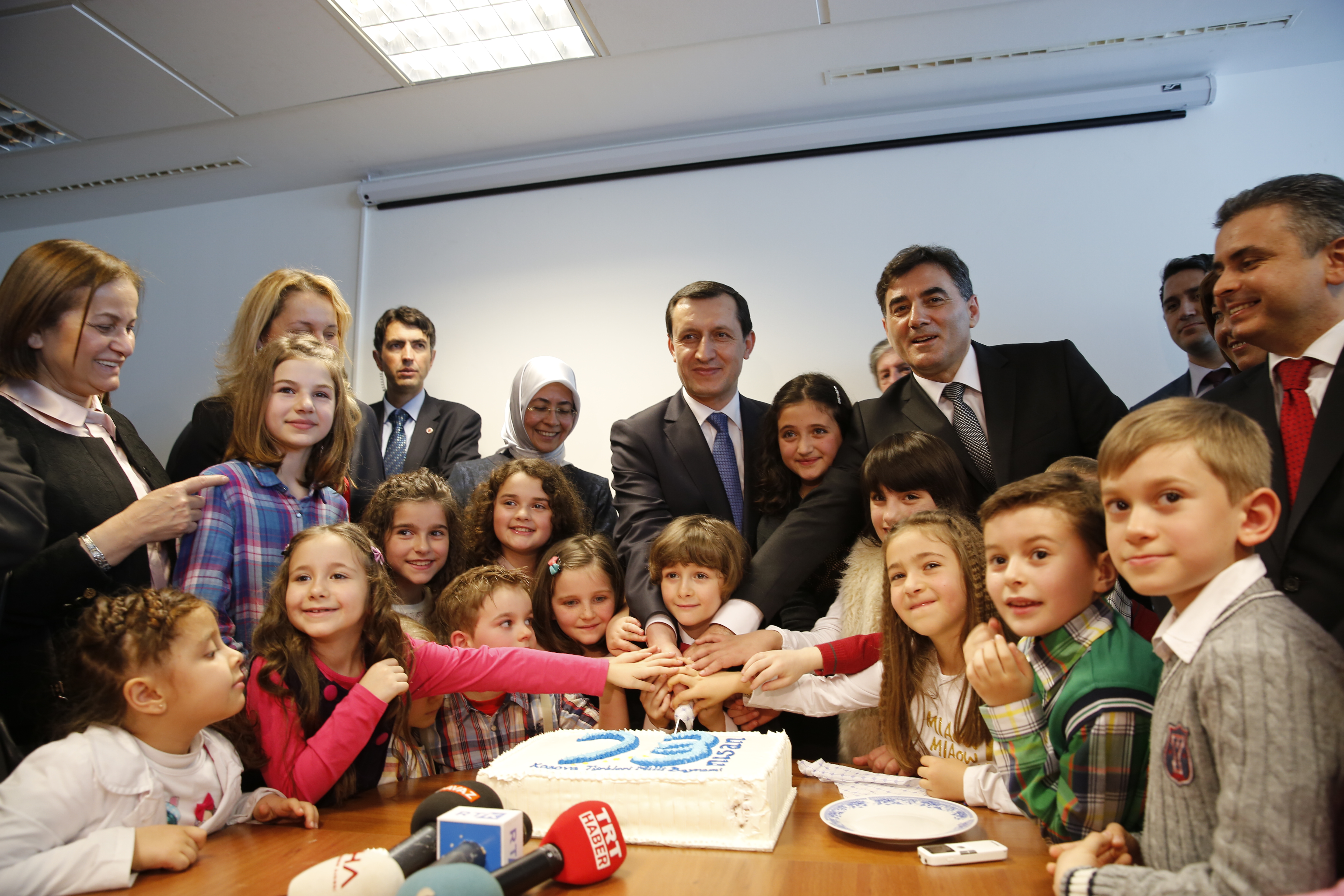 kosovada_fatih_cami_cevre_duzenlemesinin_acilisi_gerceklestirildijpg_h323.jpg kosovada_fatih_cami_cevre_duzenlemesinin_acilisi_gerceklestirildijpg_h323.jpg