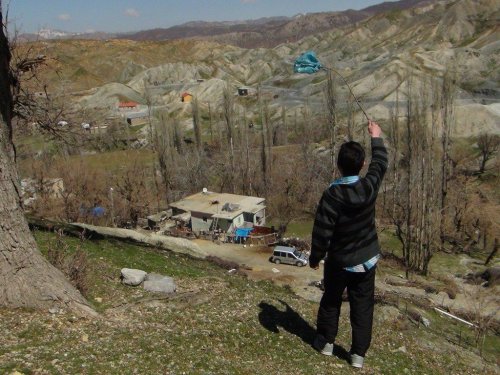 Köylüler Dağda Şebeke Arıyor