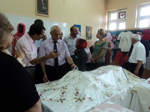 Kursiyerlerin El Emeği Göz Nuru Eserler Sergilendi