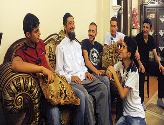 mahallenin_omer_hocasi_genclerin_imdadina_yetisti13743794600_h1052378.jpg