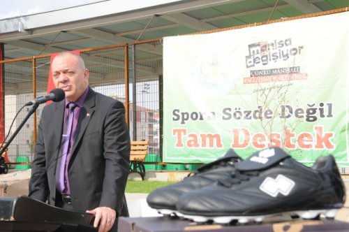 Manisa Belediyesi’nden Amatörlere Malzeme Yağdı