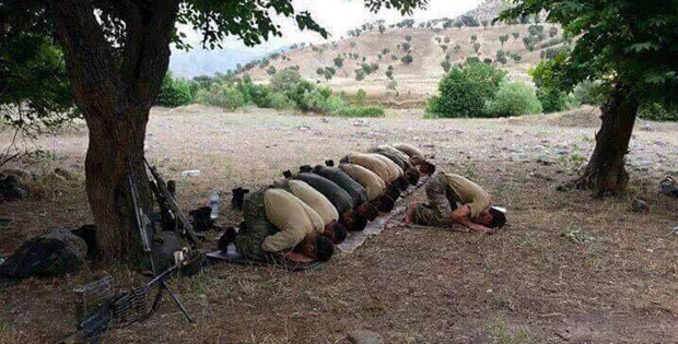 mehmetcik-in-namaz-goruntusu-sosyal-medyayi-7620460_3612_m.jpg mehmetcik-in-namaz-goruntusu-sosyal-medyayi-7620460_3612_m.jpg