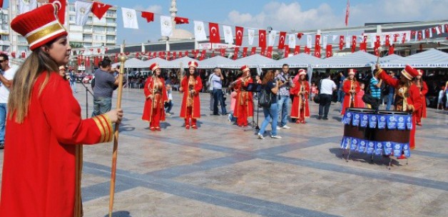 mehtere_kadin_eli_degdi_1410170202_9483.jpg