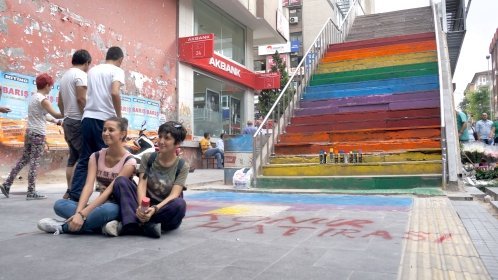 Merdiven boyama olayı Başkent'e sıçradı