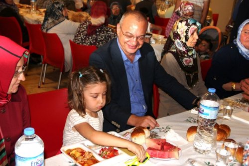 Mhp’nin İftarına 2 Bin Kişi Katıldı