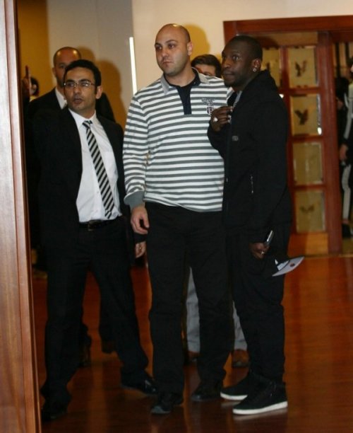 Niang, Takım Arkadaşlarıyla Tanıştı