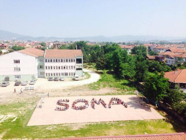 ogrenciler-bedenleri-ile-soma-yazdi-3-1400243606.jpg