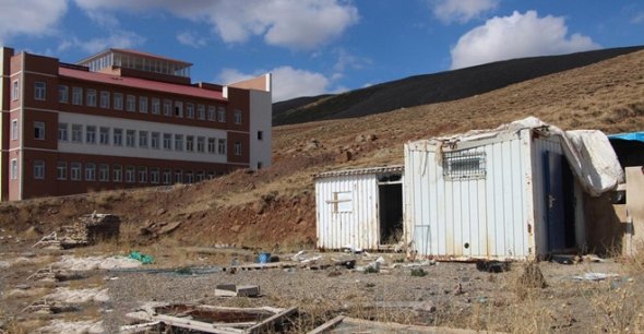 okulun_yaninda_uyusturucu_yuvasi__28102016593.jpg okulun_yaninda_uyusturucu_yuvasi__28102016593.jpg