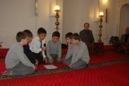 Orta Okul Öğrencilerinden Camide Hadis Yarışması