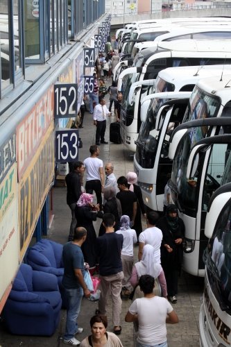 Otogarda Otobüs Ve Yolcu Trafiği Azaldı