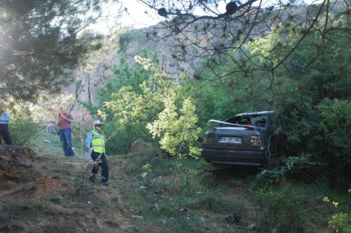 Otomobil Uçuruma Yuvarlandı: 1 Ölü