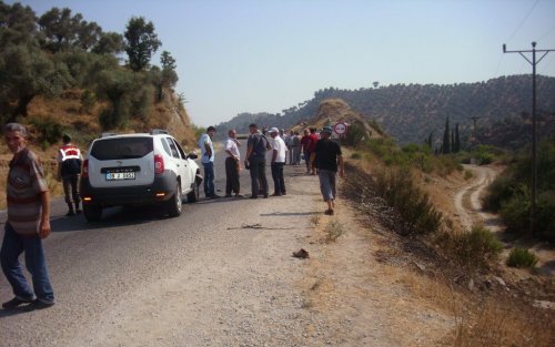 Otomobilin Çarptığı Motosiklet Sürücüsü Yandı