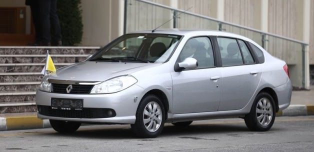 papa_icin_mutevazi_otomobil_clio_1417253274_4552.jpg