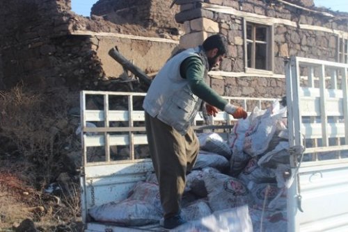 Pertek İlçesinde 300 Ton Kömür Dağıtımı Gerçekleştirildi